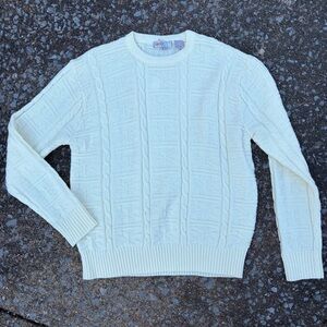 1980s Astorone Buttercream Classic Cable Knit Crewneck Sweater with Star Pattern